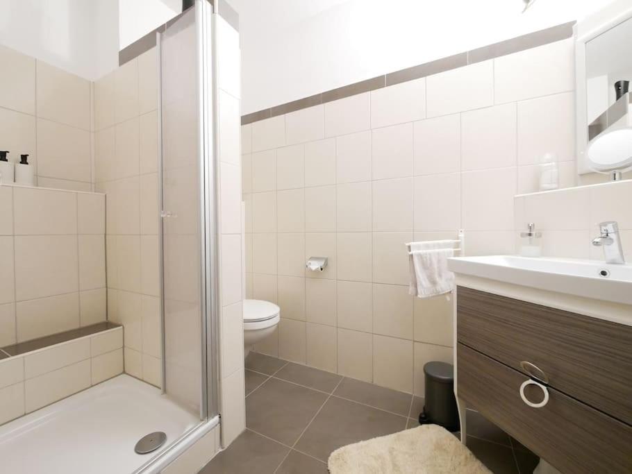 61 M2 Erdgeschosswohnung Mit Eigenem Parkplatz Vorm Haus ออสนาบรึค ภายนอก รูปภาพ